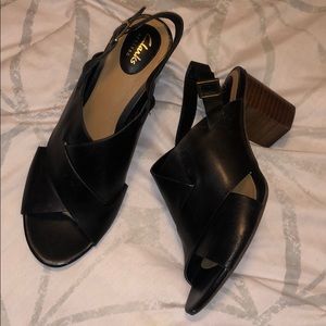 ✨Clarks Heeled/Wedged